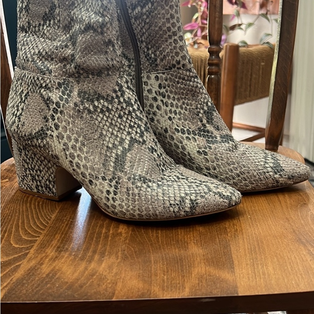Matisse Anthropologie Size 10 Snakeskin Booties - Picture 2 of 7